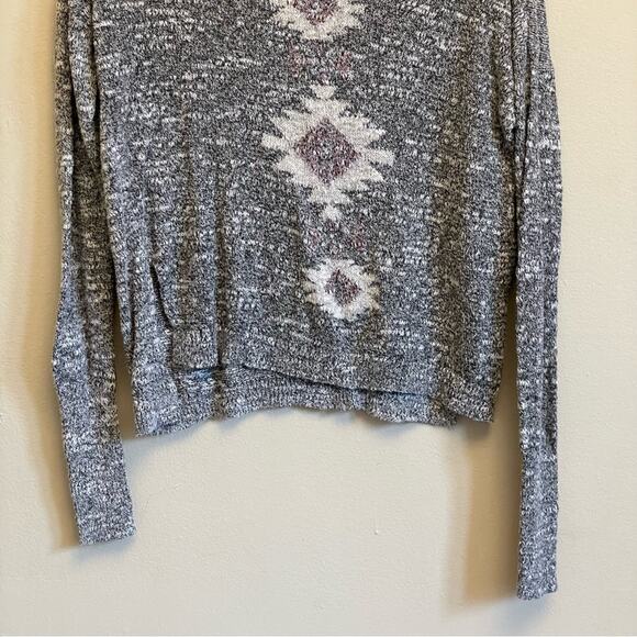 Hollister M/L bohemian Aztec long sleeve top knit gray white casual cozy - Picture 3 of 7